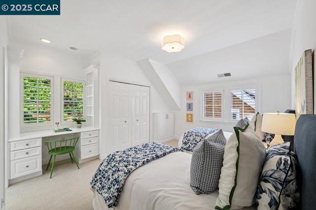 231 Sundown Ter, Orinda CA: https://media.crmls.org/mediaz/6966ee91-538c-4828-9261-dcd482f4d5bd.jpg