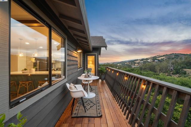1768 Astor Ct, San Leandro CA: https://media.crmls.org/mediaz/6967653a-19f7-47fb-afbe-a5f111e90945.jpg