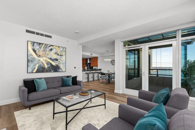 1199 Pacific Hwy, San Diego CA: https://media.crmls.org/mediaz/69678d60-1462-4fd9-94c5-de26e17287c9.jpg