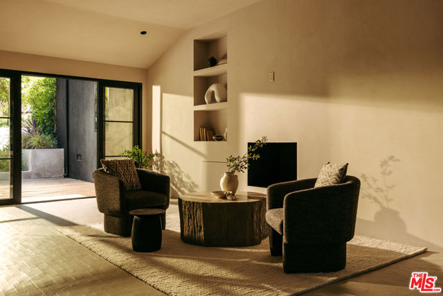 4790 Galendo Street, Woodland Hills CA: https://media.crmls.org/mediaz/6967ca8a-987f-4000-98e9-82dcc62a614e.jpg