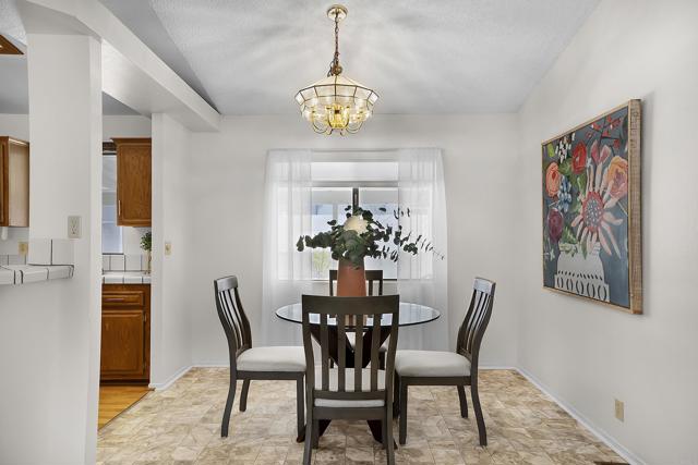 2010 W San Marcos Boulevard, San Marcos CA: https://media.crmls.org/mediaz/6968048a-f3dd-4bf5-9cbf-e020307cbd86.jpg