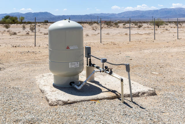 84417 Amboy Road, 29 Palms CA: https://media.crmls.org/mediaz/6968103c-dd22-454b-8d98-fd27fe95c1c7.jpg