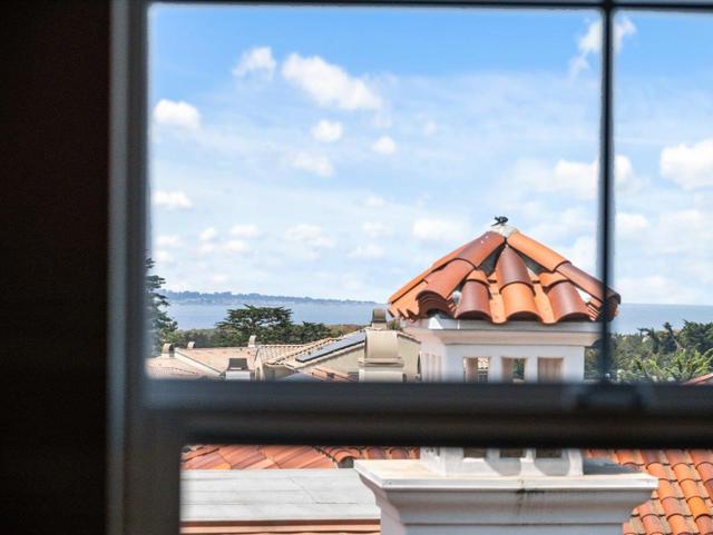 1767 Fairway Court, Seaside CA: https://media.crmls.org/mediaz/69683196-7dcf-4085-8822-17cd46a5b0fa.jpg