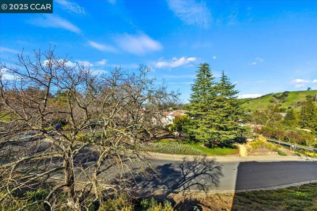 3711 Terra Granada, Walnut Creek CA: https://media.crmls.org/mediaz/69686b8a-9c2a-4e43-85de-26c0f25e3ab1.jpg