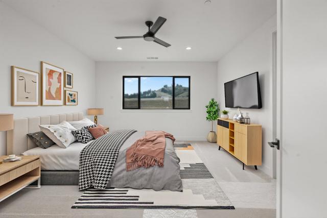 425 Maria Drive, Hollister CA: https://media.crmls.org/mediaz/6968beeb-46f9-422f-9b36-6f927e931d43.jpg