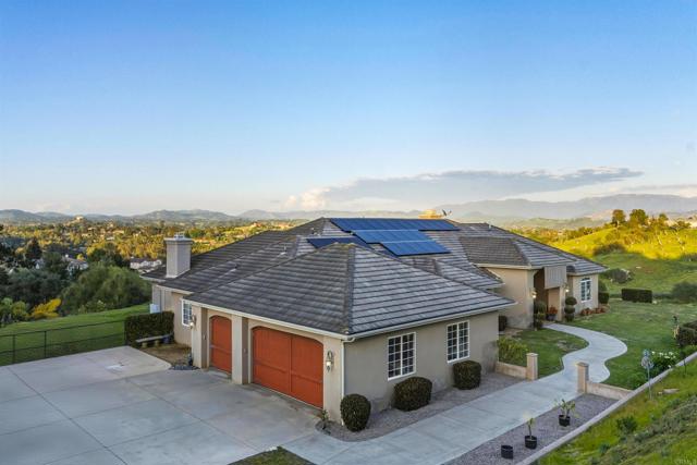 Detail Gallery Image 2 of 39 For 4712 Briana Ct, Fallbrook,  CA 92028 - 4 Beds | 4 Baths