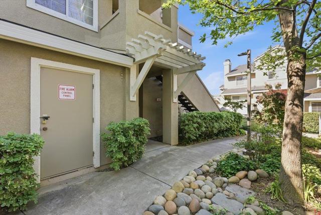 838 Bucks Lake Court, San Jose CA: https://media.crmls.org/mediaz/6969d596-f40e-4866-9d31-2532f335b1f7.jpg