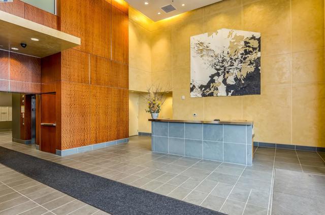222 Broadway, Oakland CA: https://media.crmls.org/mediaz/696b14f6-1418-4462-98b5-07e1a8f0fb34.jpg