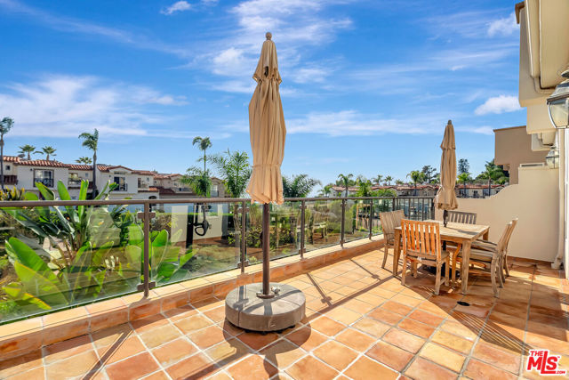 6438 Lunita Road, Malibu CA: https://media.crmls.org/mediaz/696b226d-32dd-421e-8647-6099816c6edf.jpg