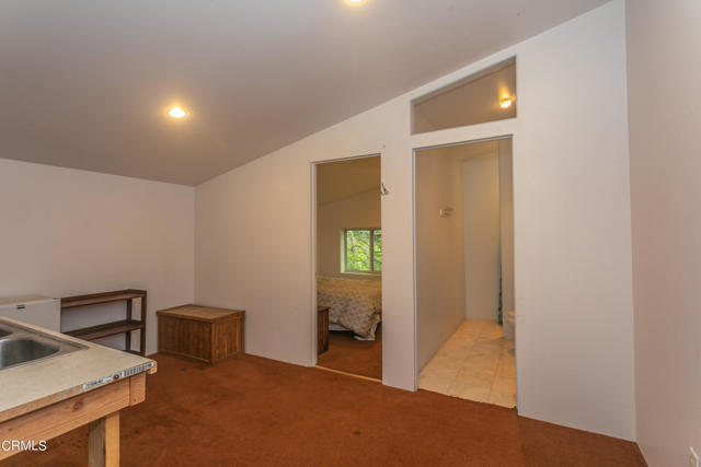 1400 Park Drive, Ojai CA: https://media.crmls.org/mediaz/696b5cfa-4a21-4918-b3a0-031a9019611b.jpg