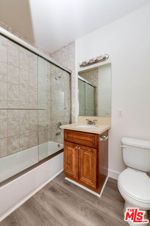 14735 Friar Street, Van Nuys CA: https://media.crmls.org/mediaz/696b904e-d4ff-44b3-892c-a98063c6a352.jpg