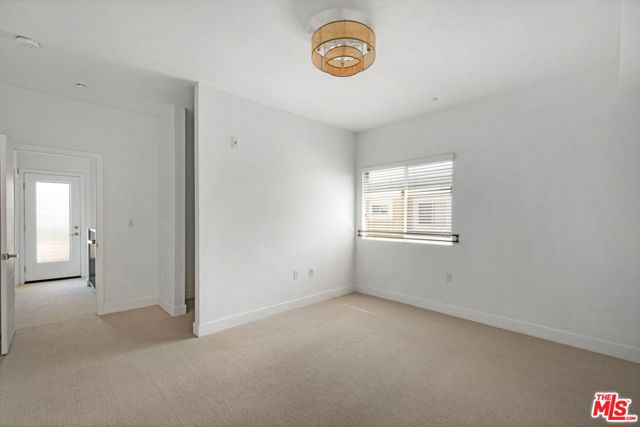 2974 Ripple Place, Los Angeles CA: https://media.crmls.org/mediaz/696bb7ce-c09b-4495-90df-11e28095b61e.jpg