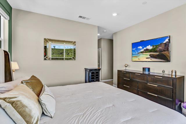 Detail Gallery Image 16 of 32 For 2332 Trevi Cir, Chula Vista,  CA 91913 - 4 Beds | 3 Baths