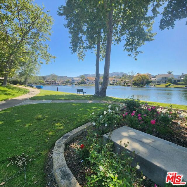 32134 Beachlake Lane, Westlake Village CA: https://media.crmls.org/mediaz/696bdbb5-bb51-477f-9b6e-f79f54f62514.jpg