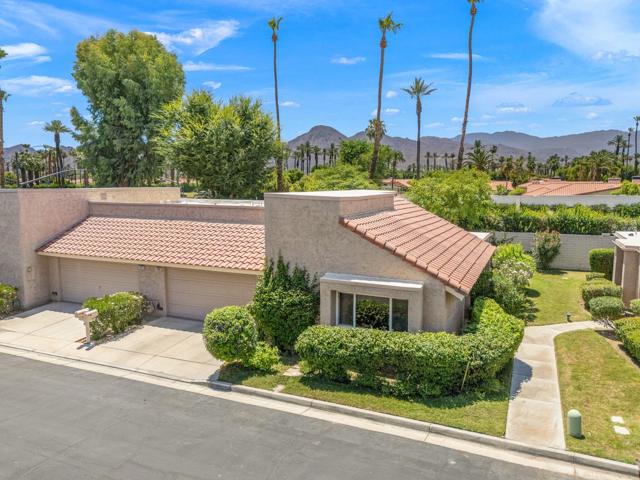 74965 San Ysidro Circle, Palm Desert CA: https://media.crmls.org/mediaz/696bdd9e-b2ba-4dcc-aa26-b2fc0ee24e00.jpg