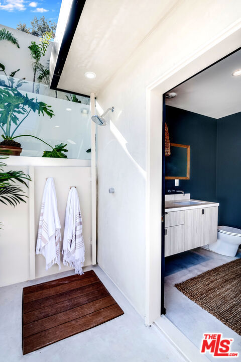 2407 San Marco Drive, Los Angeles CA: https://media.crmls.org/mediaz/696c3055-50b7-41d5-96b9-ff77d19e312a.jpg