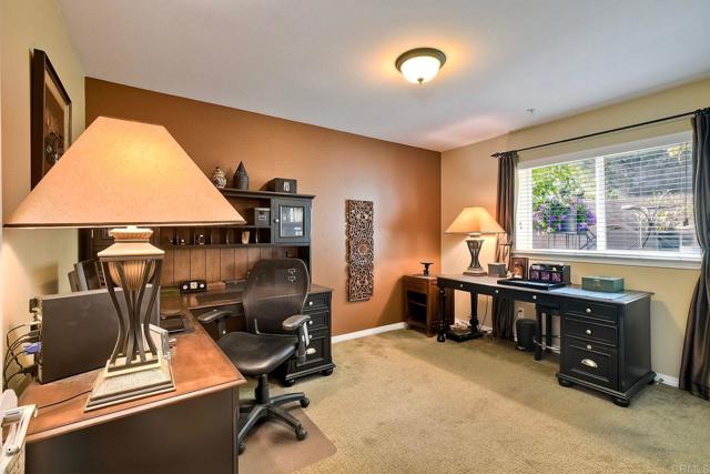 4031 Aidan Cir, Carlsbad CA: https://media.crmls.org/mediaz/696c94a5-d7ba-4b4e-9e21-1ff9697bdf4a.jpg