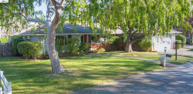 1785 Holly Ave, Menlo Park CA: https://media.crmls.org/mediaz/696cb1c5-2322-4e18-807e-71f86b7406b8.jpg