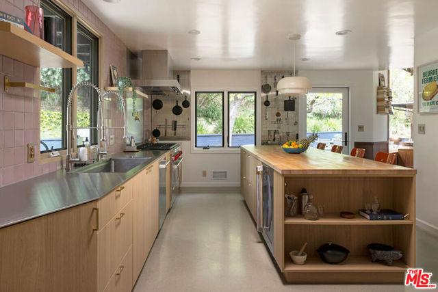 2235 Villa Heights Road, Pasadena CA: https://media.crmls.org/mediaz/696cb7b1-aa84-4521-80b6-7e25eb349818.jpg