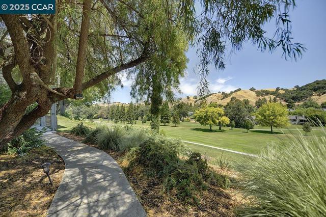 3136 Tice Creek Dr, Walnut Creek CA: https://media.crmls.org/mediaz/696cbcec-2593-4fdd-9c4b-16e52f757117.jpg