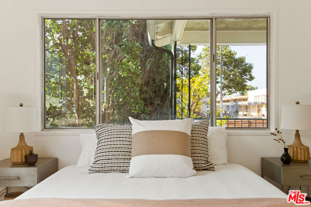 4803 Gambier Street, Los Angeles CA: https://media.crmls.org/mediaz/696ce503-1277-4ebe-892a-c6c9ef12bc02.jpg