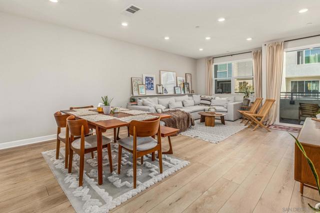 1821 Onyx Ln, Chula Vista CA: https://media.crmls.org/mediaz/696cf47a-cde1-426c-b7e2-405d6b99714f.jpg