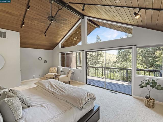 130 Hillcroft Way, Walnut Creek CA: https://media.crmls.org/mediaz/696d2db9-d968-4557-9fcf-77c742883c78.jpg