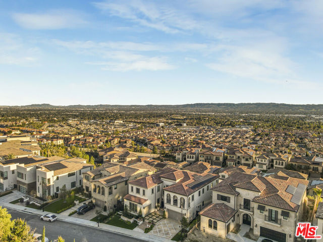 20254 Liverpool Way, Porter Ranch CA: https://media.crmls.org/mediaz/696d4b8f-2f47-4637-b4e7-3ffad4216860.jpg