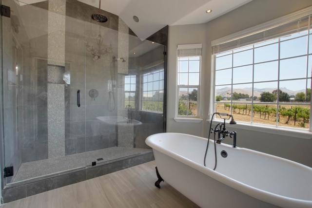 160 Tevis Trail, Hollister CA: https://media.crmls.org/mediaz/696d5c36-b719-4a57-af1c-6f21918c77d2.jpg