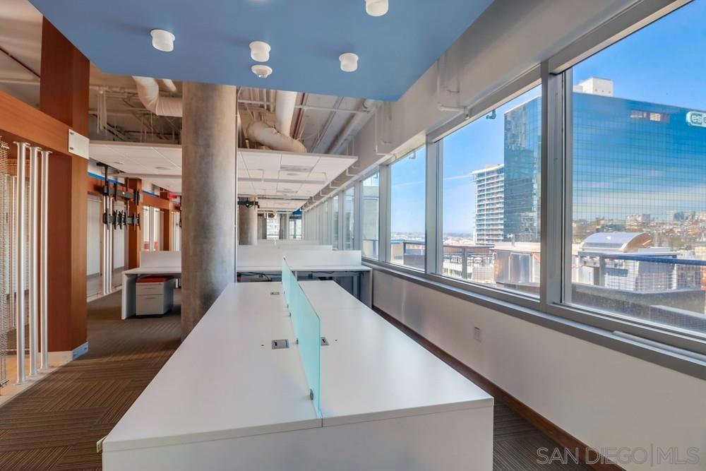 MLS #250032382SD img 27