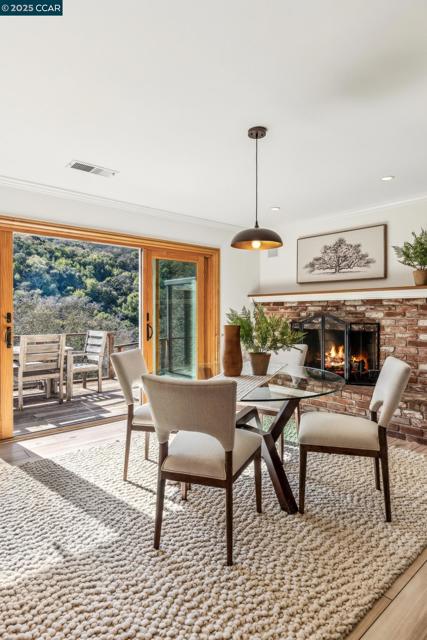 2160 Ridgewood Rd, Alamo CA: https://media.crmls.org/mediaz/696db66e-0999-4563-8323-040cddb4ff85.jpg
