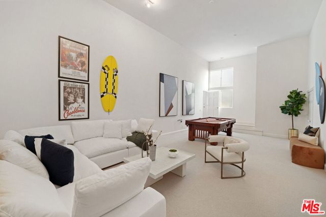 143 Ocean Avenue Ext, Santa Monica CA: https://media.crmls.org/mediaz/696dbdb2-49ca-4dba-bff1-afb59ee180bc.jpg