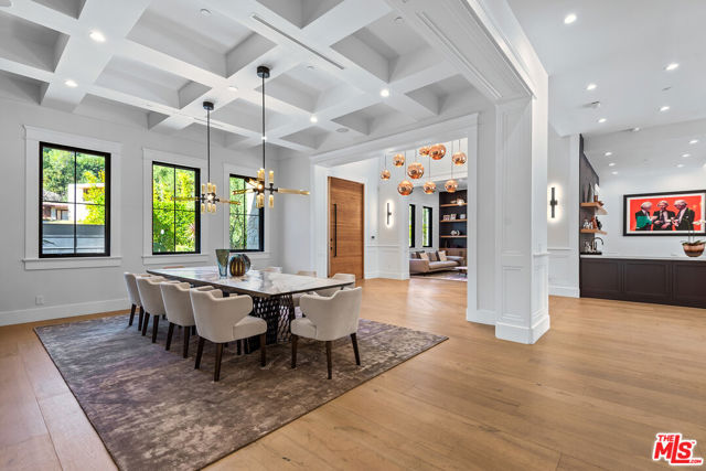 16144 HIGH VALLEY Place, Encino CA: https://media.crmls.org/mediaz/696dfee1-bfb0-4045-8408-bb35e561f2c4.jpg