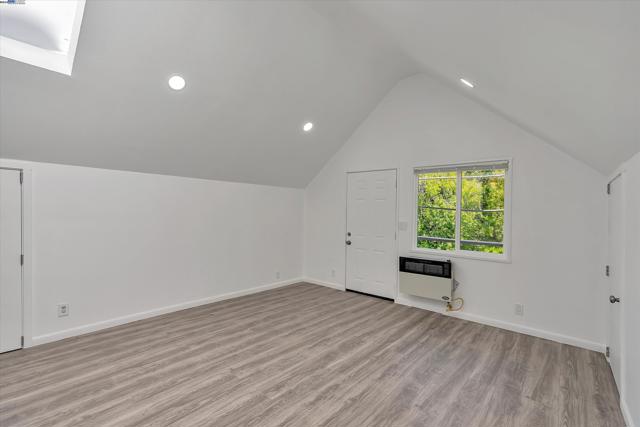 Image 11 of 42 For 1139 Oxford St
