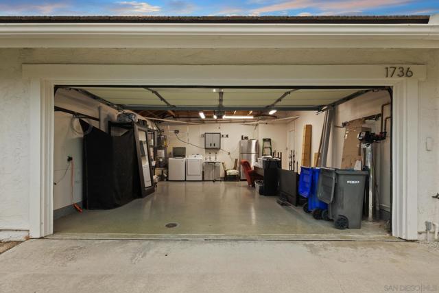1736 Hill Top Lane, Encinitas CA: https://media.crmls.org/mediaz/696f72fa-b6e1-45ae-89be-cdf37fe62aad.jpg