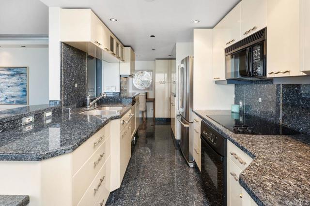 Detail Gallery Image 15 of 30 For 1760 Avenida Del Mundo #805,  Coronado,  CA 92118 - 1 Beds | 1 Baths