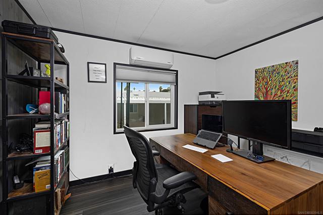9100 Single Oak Dr, Lakeside CA: https://media.crmls.org/mediaz/696f7dc2-10bc-4ced-8966-c45140fe1770.jpg