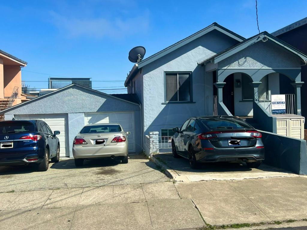 120 Gardiner Avenue