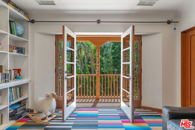 221 S Beverly Glen Boulevard, Los Angeles CA: https://media.crmls.org/mediaz/696f9ac6-7e84-4209-ac7a-86e5ce8dac61.jpg