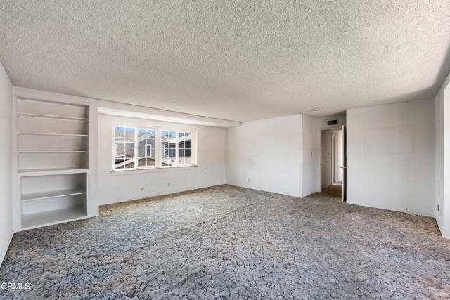2851 Seahorse Avenue, Ventura CA: https://media.crmls.org/mediaz/69710473-ce43-4305-8ef5-c3b1150c67f1.jpg