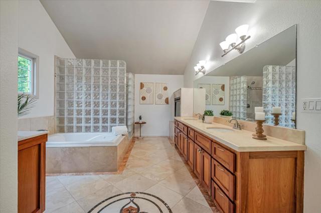 7200 Highway 17, Scotts Valley CA: https://media.crmls.org/mediaz/69718965-0f53-4114-8bff-031f86c8e76b.jpg