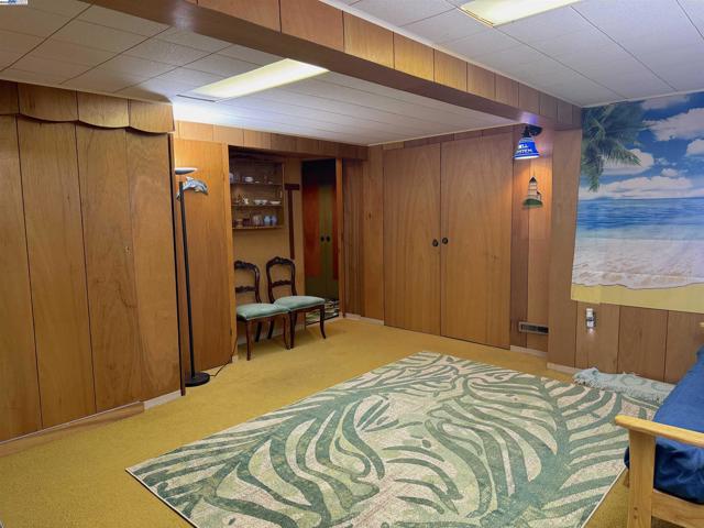 2863 Burton Dr, Oakland CA: https://media.crmls.org/mediaz/6971c2a5-e703-411b-bd9d-64a3e236ff88.jpg