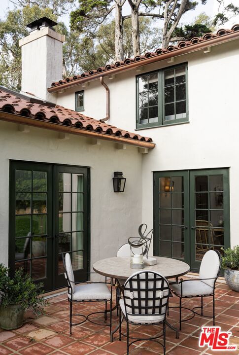 Patio Dining Terrace