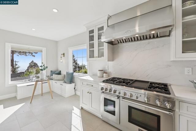 680 Grizzly Peak Blvd, Berkeley CA: https://media.crmls.org/mediaz/6973ba18-75e9-46b8-a907-e7a386a80044.jpg
