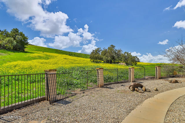 0 Calle Hondanada, Thousand Oaks CA: https://media.crmls.org/mediaz/6973e937-6021-4789-a621-91f37d618768.jpg