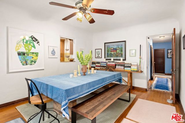 1118 S Crescent Heights Boulevard, Los Angeles CA: https://media.crmls.org/mediaz/6973ede1-df61-4bd9-8e89-31ce285ec5d3.jpg
