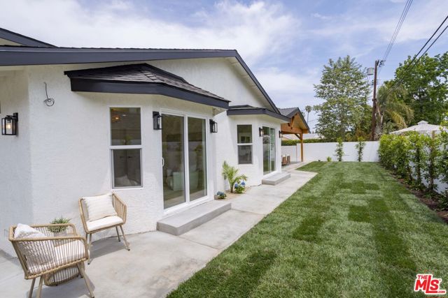 22250 Strathern Street, Canoga Park CA: https://media.crmls.org/mediaz/6974014e-a109-4d2d-b641-08cfaa9c6864.jpg