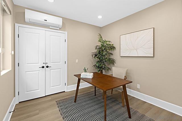 819 Kennebeck Ct, San Diego CA: https://media.crmls.org/mediaz/697464ea-1e13-4f54-b311-88d61076207f.jpg