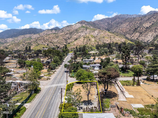 900 E Mount Curve Ave, Altadena CA: https://media.crmls.org/mediaz/6974825c-585d-46a9-a810-56bbf69049e9.jpg