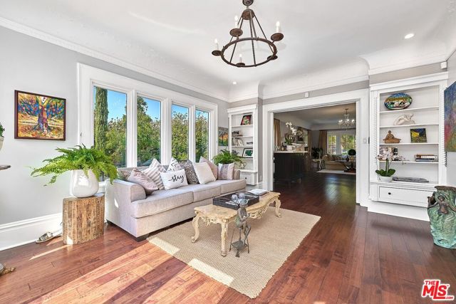 136 Fremont Place, Los Angeles CA: https://media.crmls.org/mediaz/6974a509-5cbe-44de-a956-078f1fc3b2a6.jpg